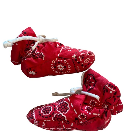 Vintage 70s Red bandana new born print Baby Booties slippers shoes Boho western - Picture 7 of 11